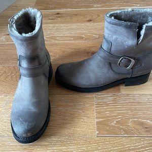Frye Veronica short booties